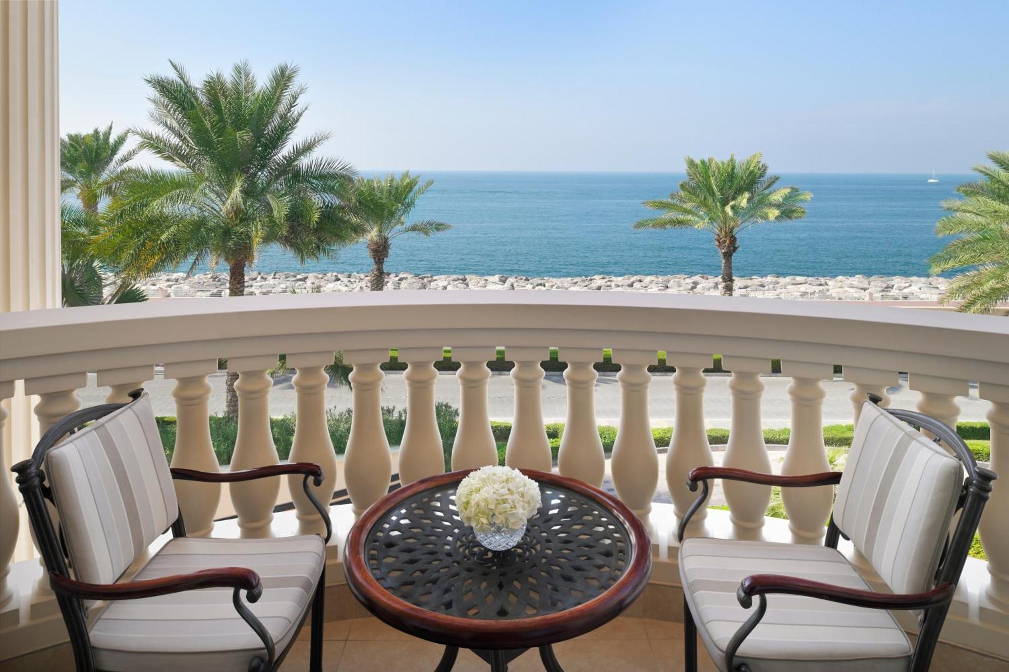 Resort Raffles The Palm